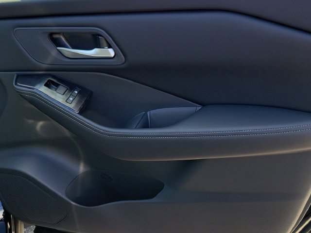 New 2026 Nissan Rogue SV FWD image 34