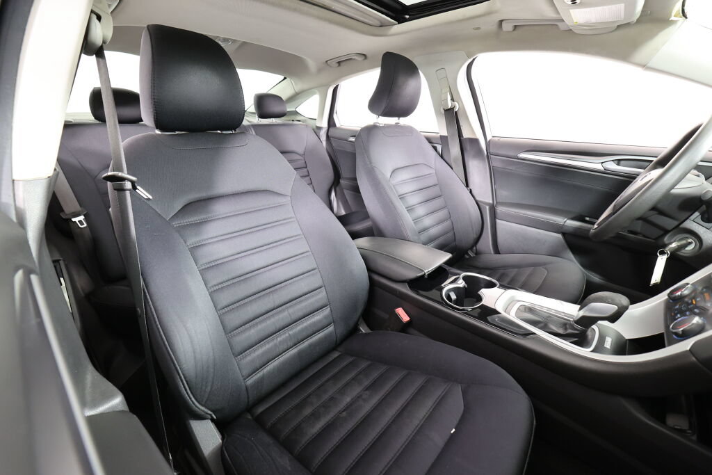 Used 2015 Ford Fusion SE FWD image 24