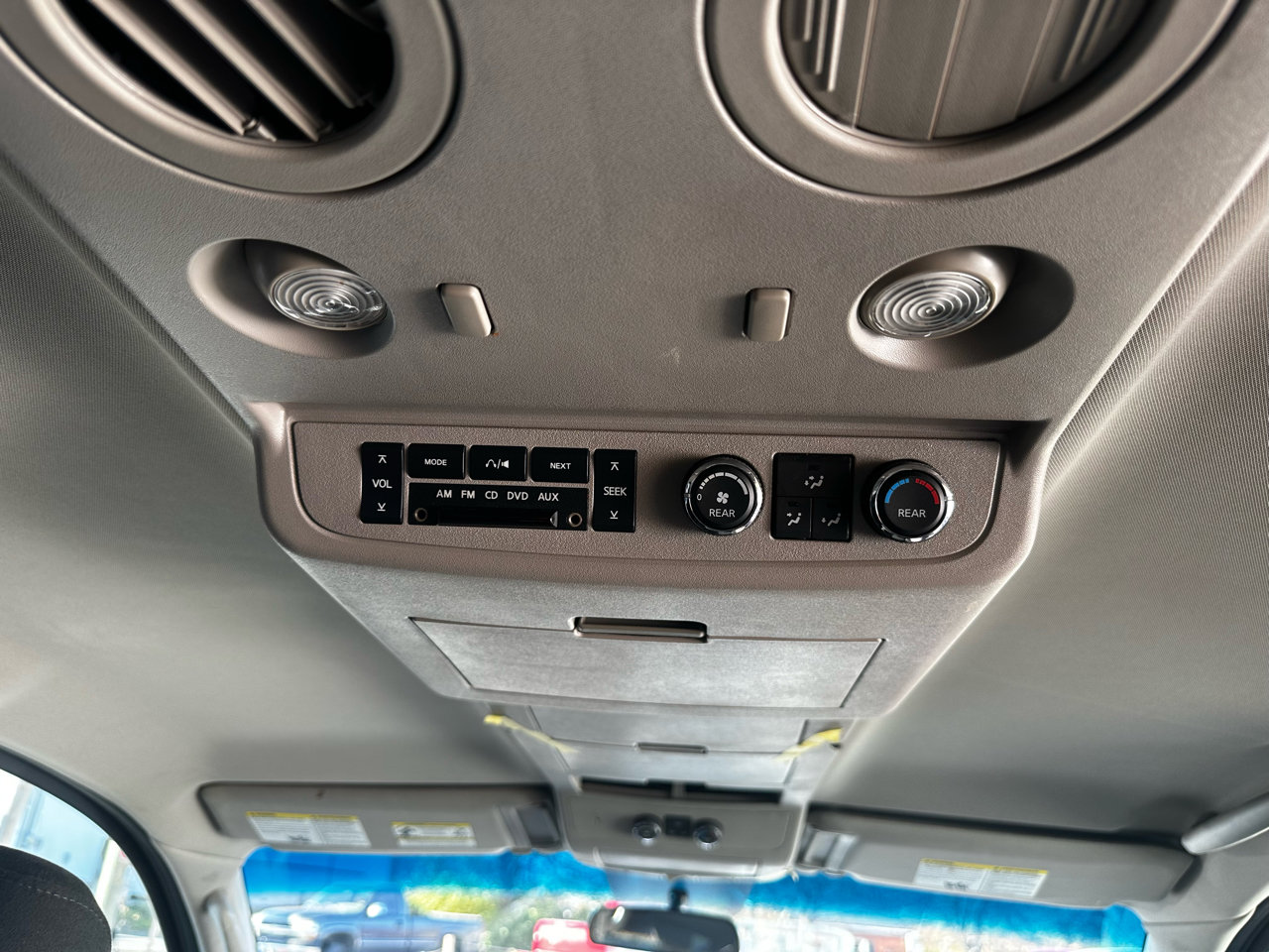 Used 2010 Nissan Armada SE image 17