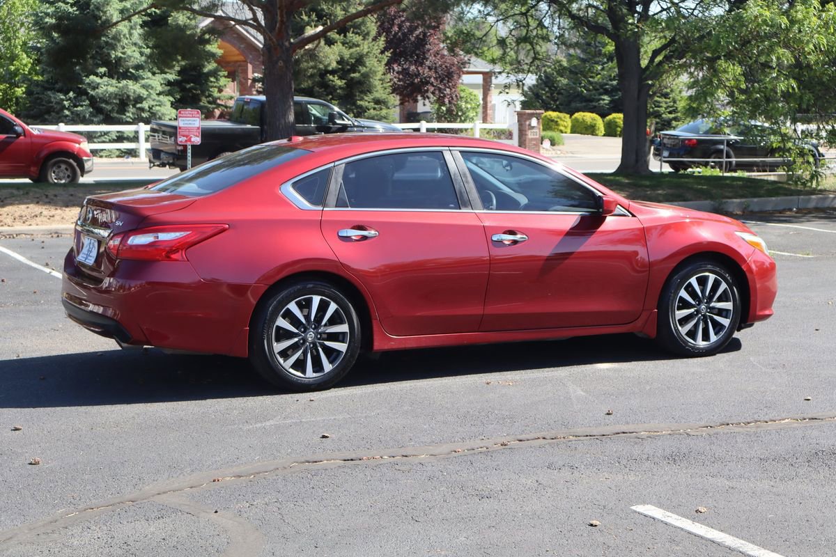 Used 2017 Nissan Altima 2.5 SV FWD image 4