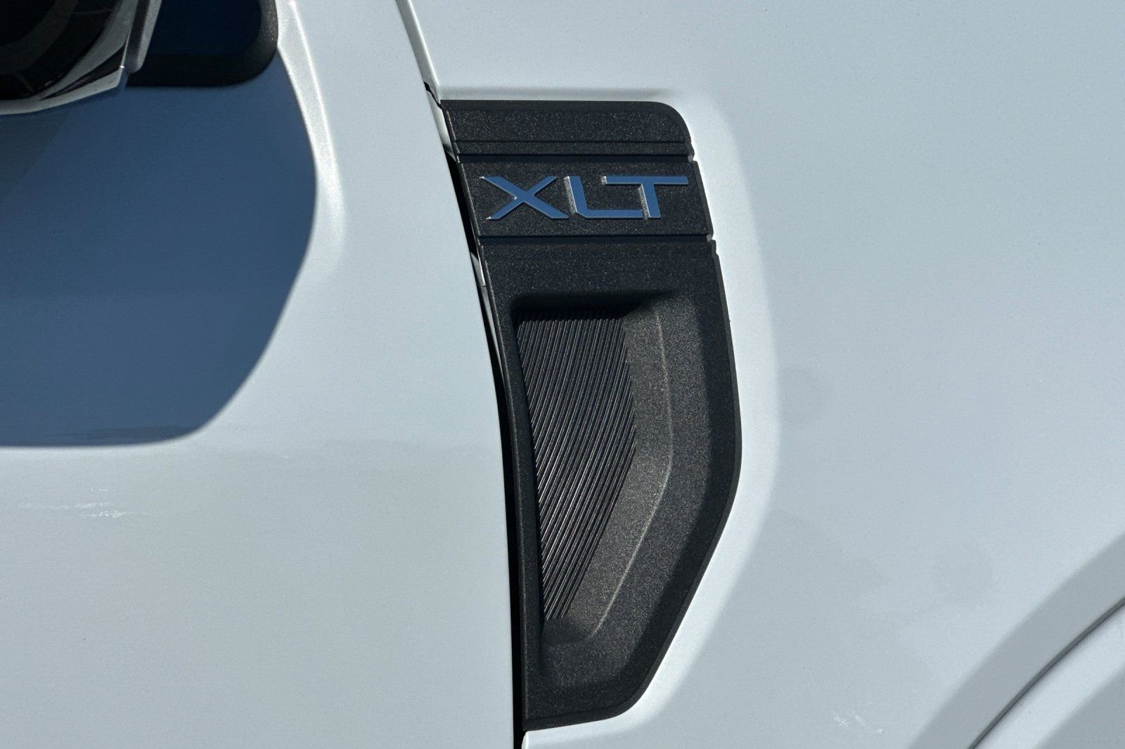 New 2025 Ford Maverick XLT w/ XLT Luxury Package image 24