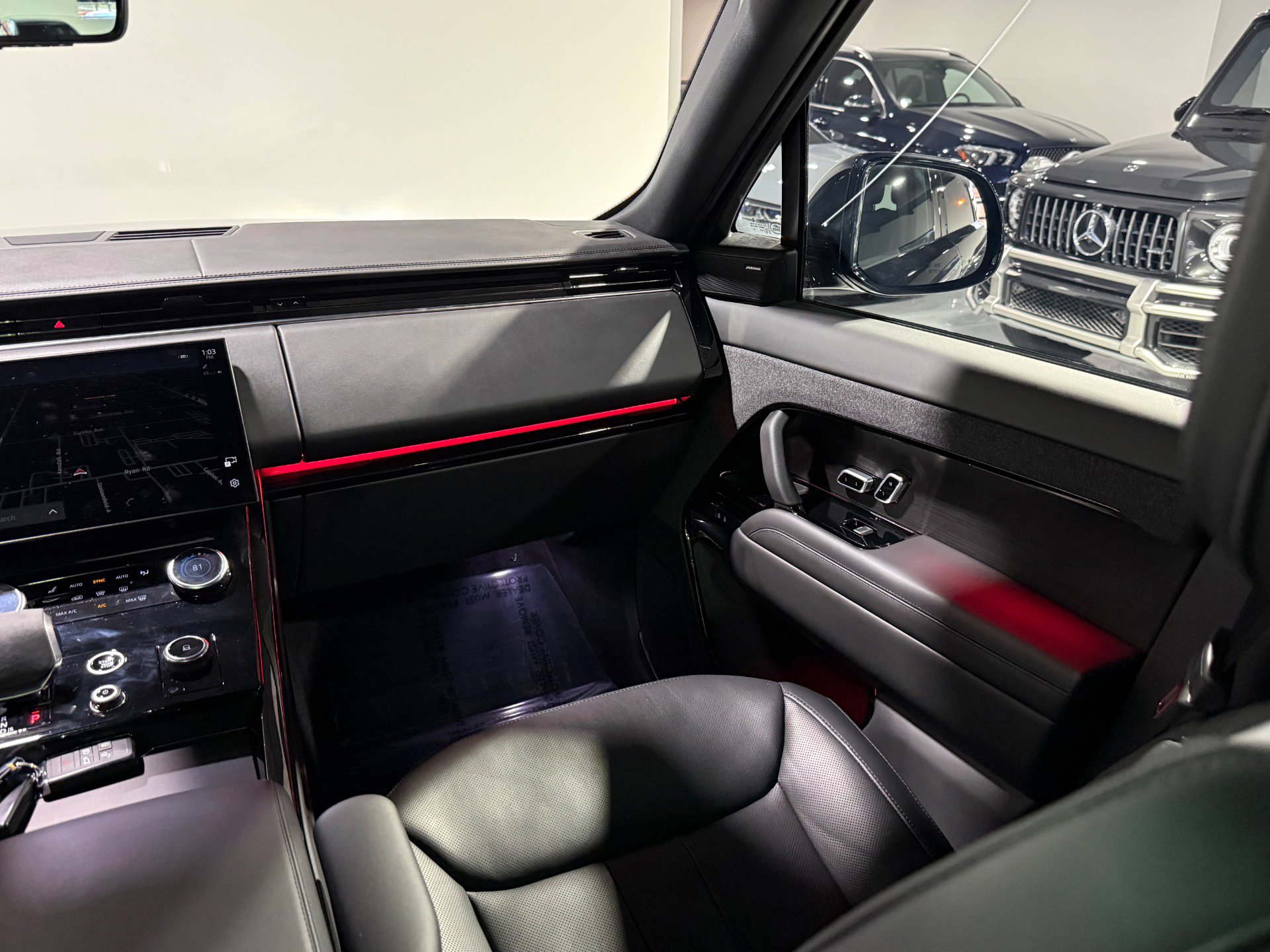 Used 2023 Land Rover Range Rover Sport SE image 32