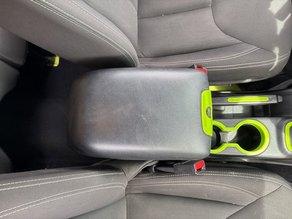 Used 2016 Jeep Wrangler Unlimited Sahara w/ Connectivity Group AWD/4WD image 41