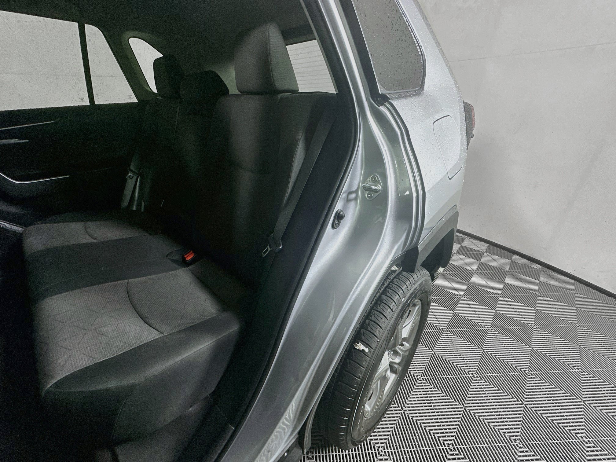 Used 2024 Toyota RAV4 XLE FWD image 26