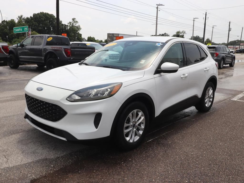 Used 2020 Ford Escape SE FWD image 3