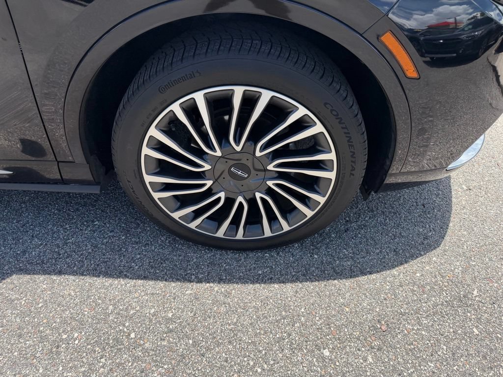 Used 2020 Lincoln Corsair Reserve w/ Equipment Group 201A FWD image 4