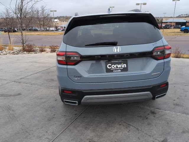 Used 2025 Honda Pilot Touring image 10