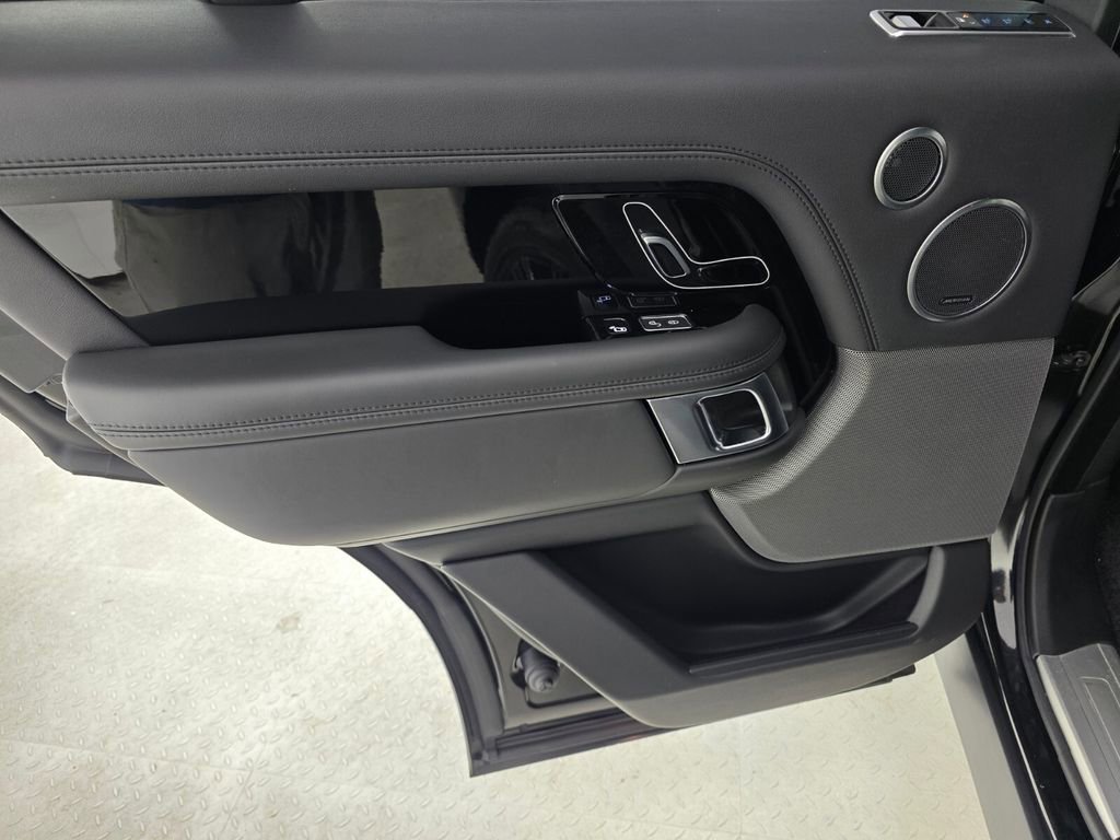 Used 2019 Land Rover Range Rover Supercharged AWD/4WD image 17