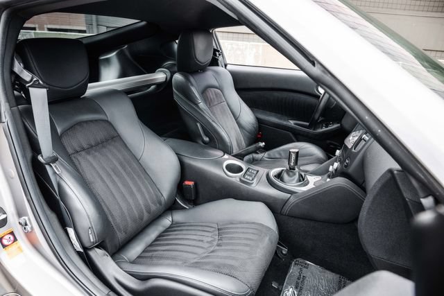 Used 2009 Nissan 370Z Touring RWD image 65