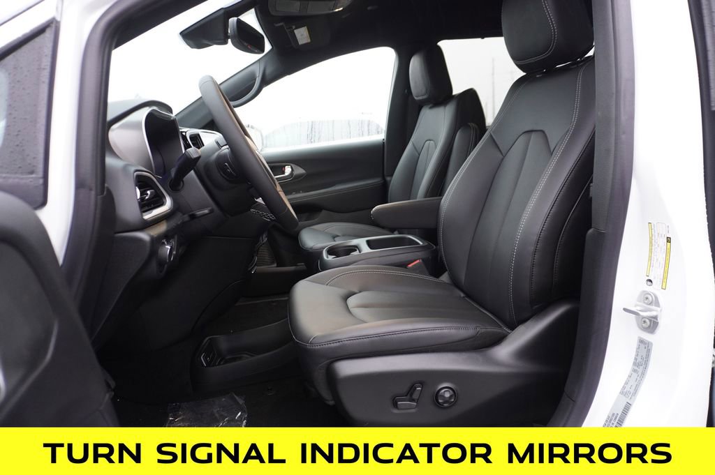 New 2026 Chrysler Voyager LX image 13