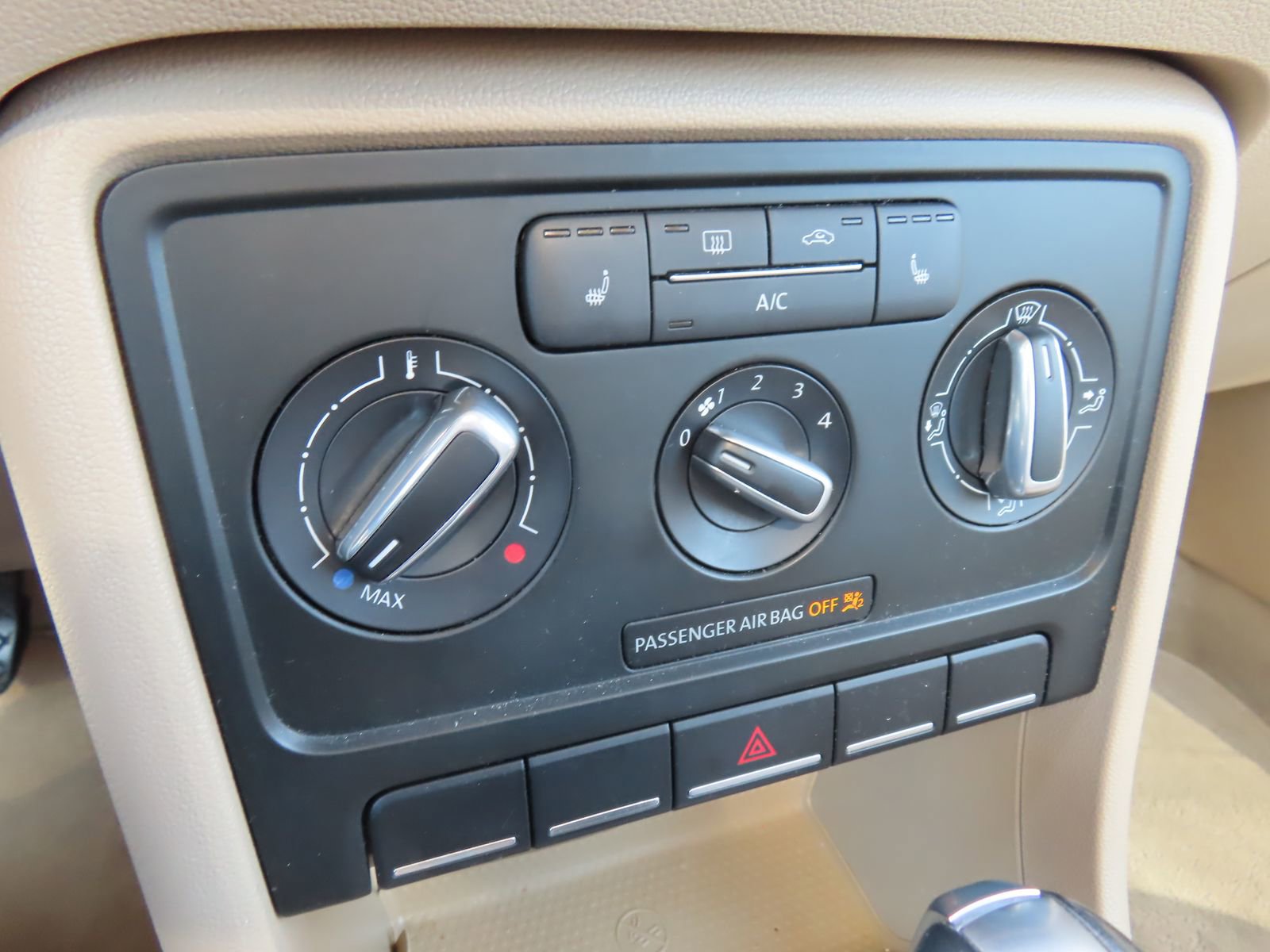 Used 2016 Volkswagen Beetle 1.8T SEL image 26