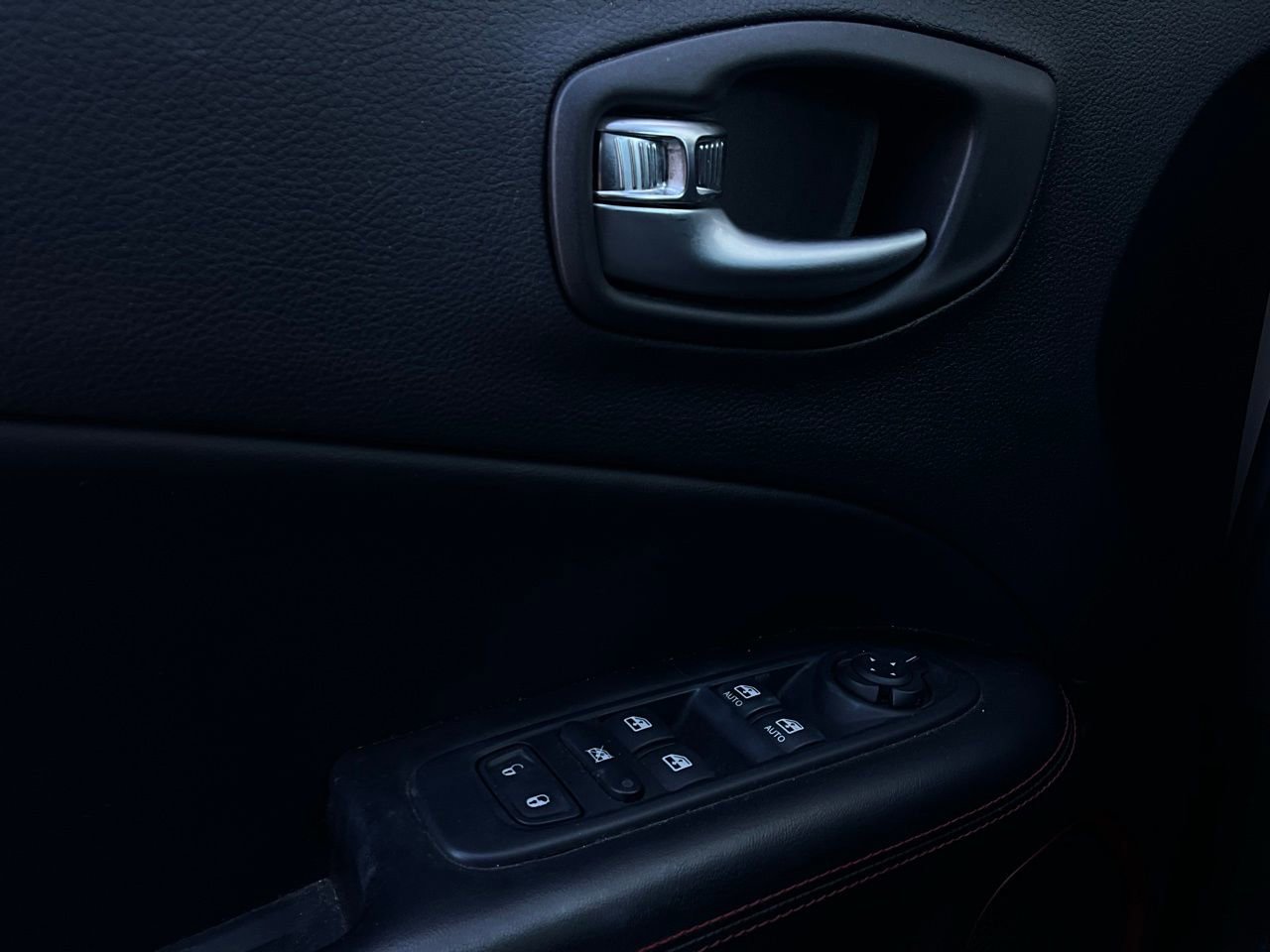 Used 2019 Jeep Compass Trailhawk image 19