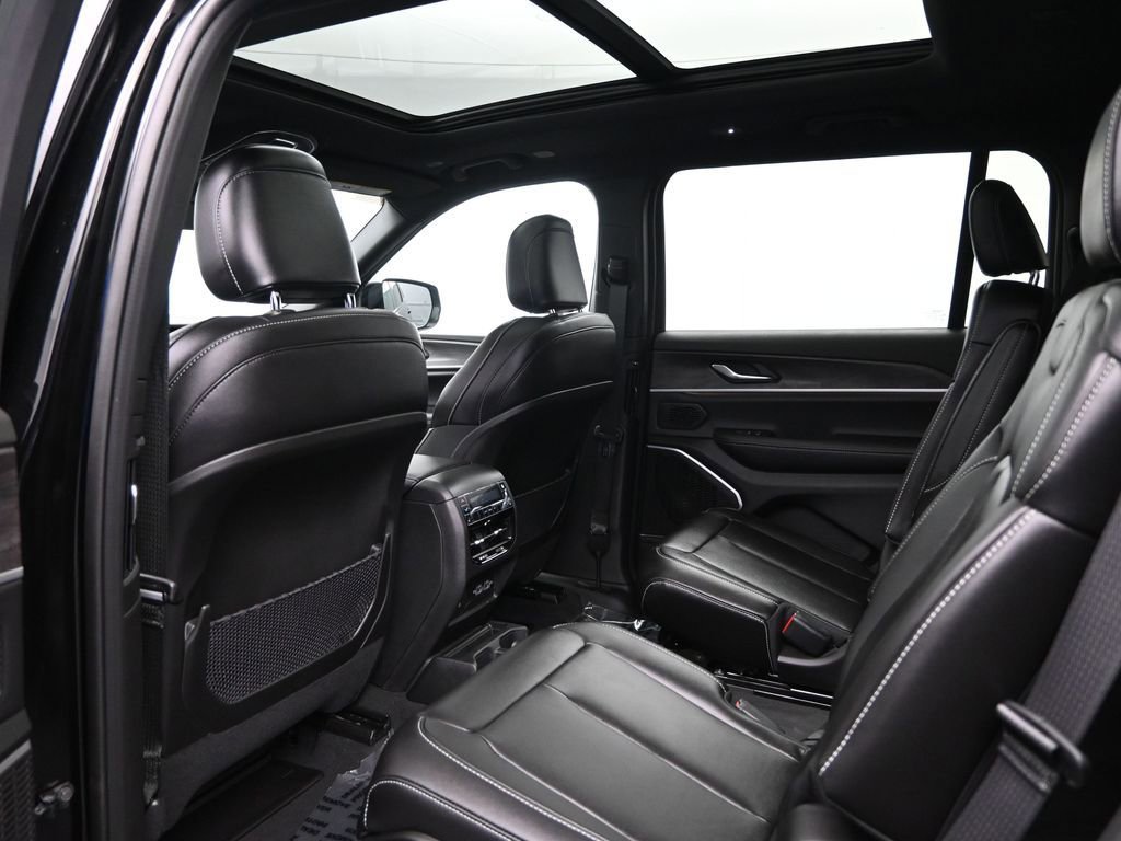 New 2025 Jeep Grand Cherokee L Limited image 24