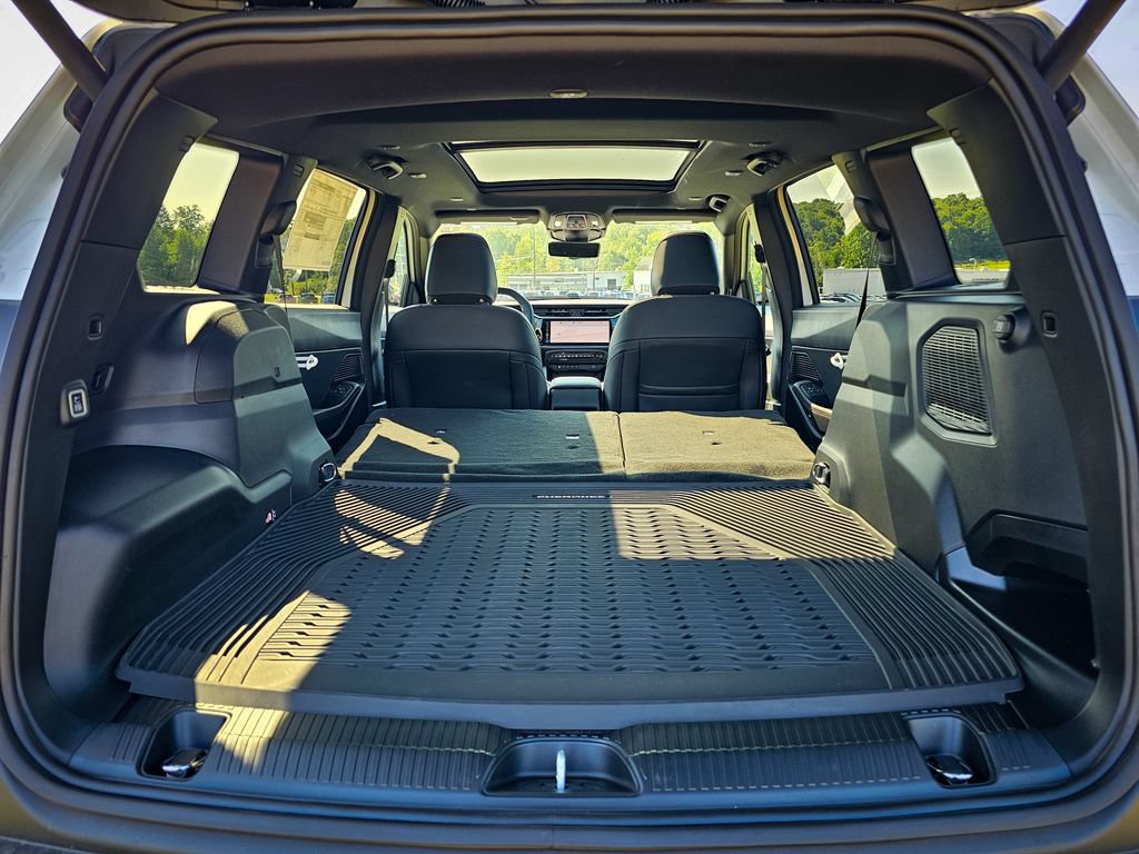 New 2026 Jeep Cherokee Overland w/ Advanced Pro Tech Group AWD/4WD image 39