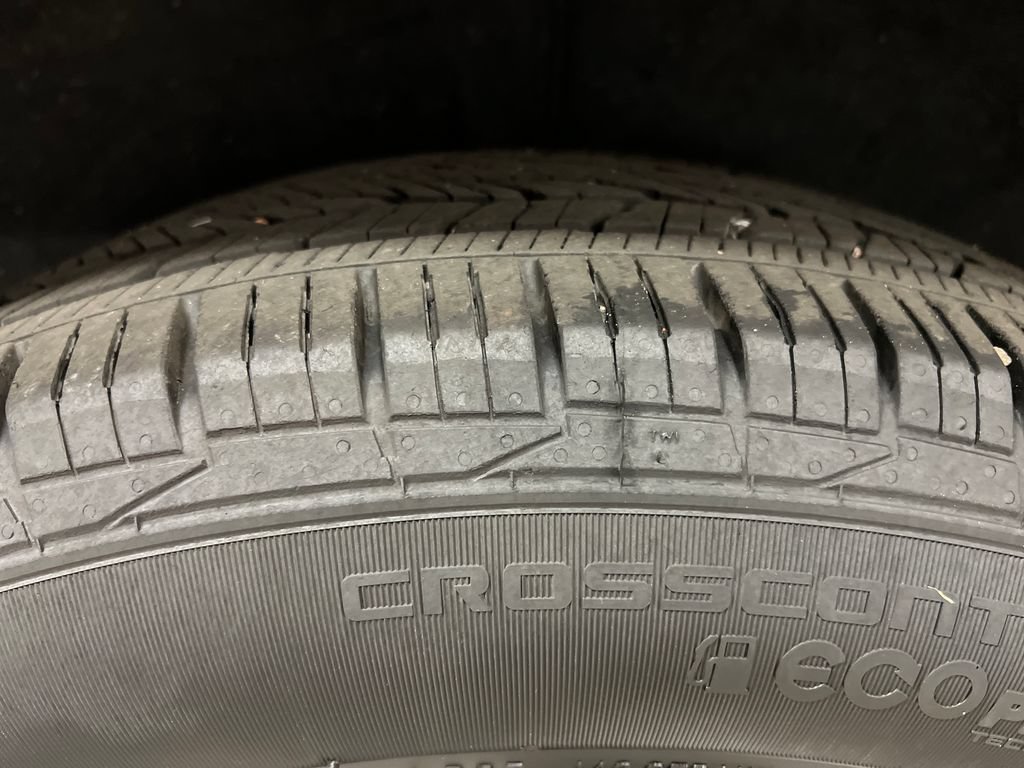 Certified 2022 Chevrolet Traverse Premier w/ LPO, Floor Liner Package AWD/4WD image 11