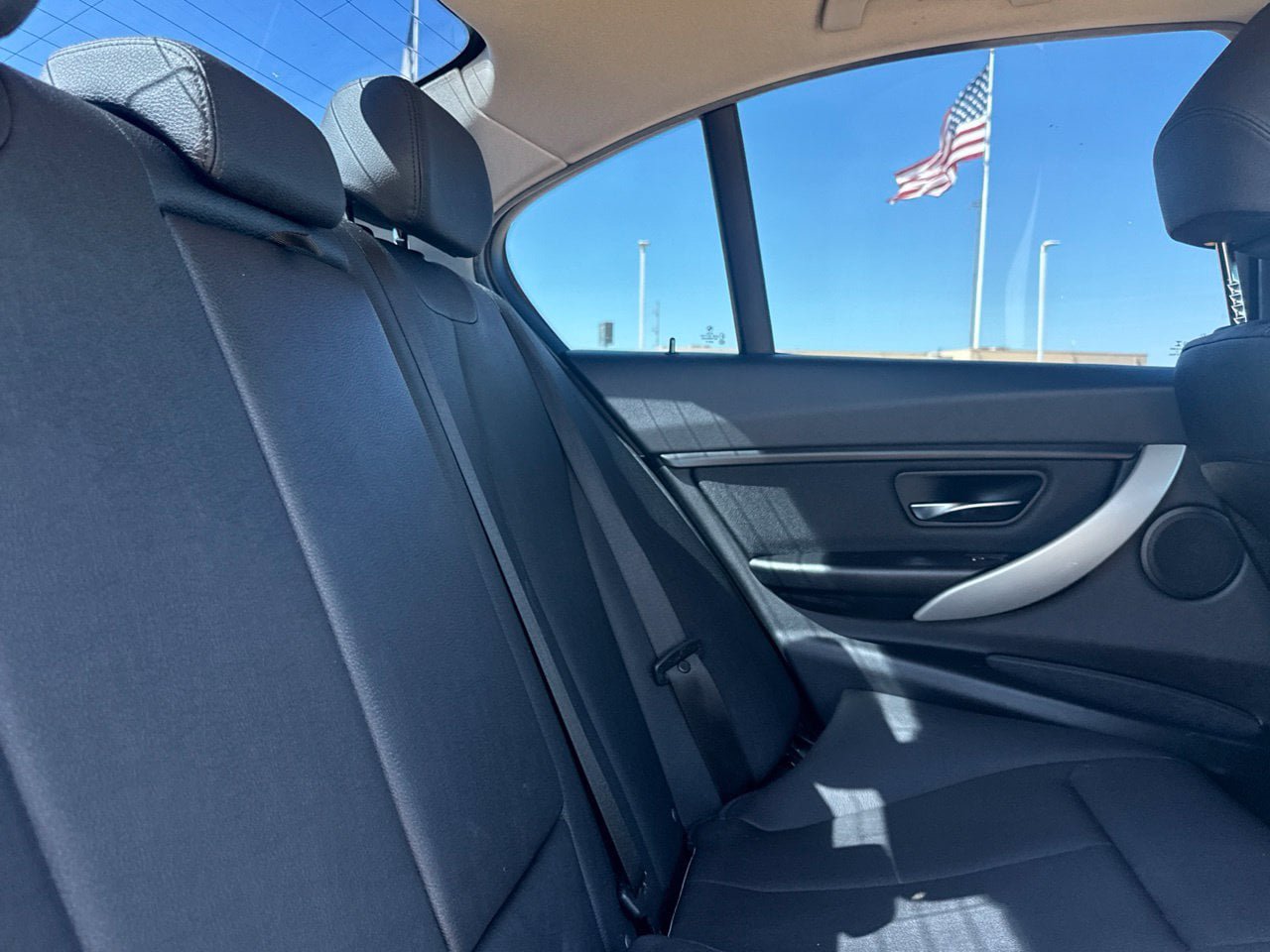 Used 2018 BMW 320i xDrive Sedan AWD/4WD image 35