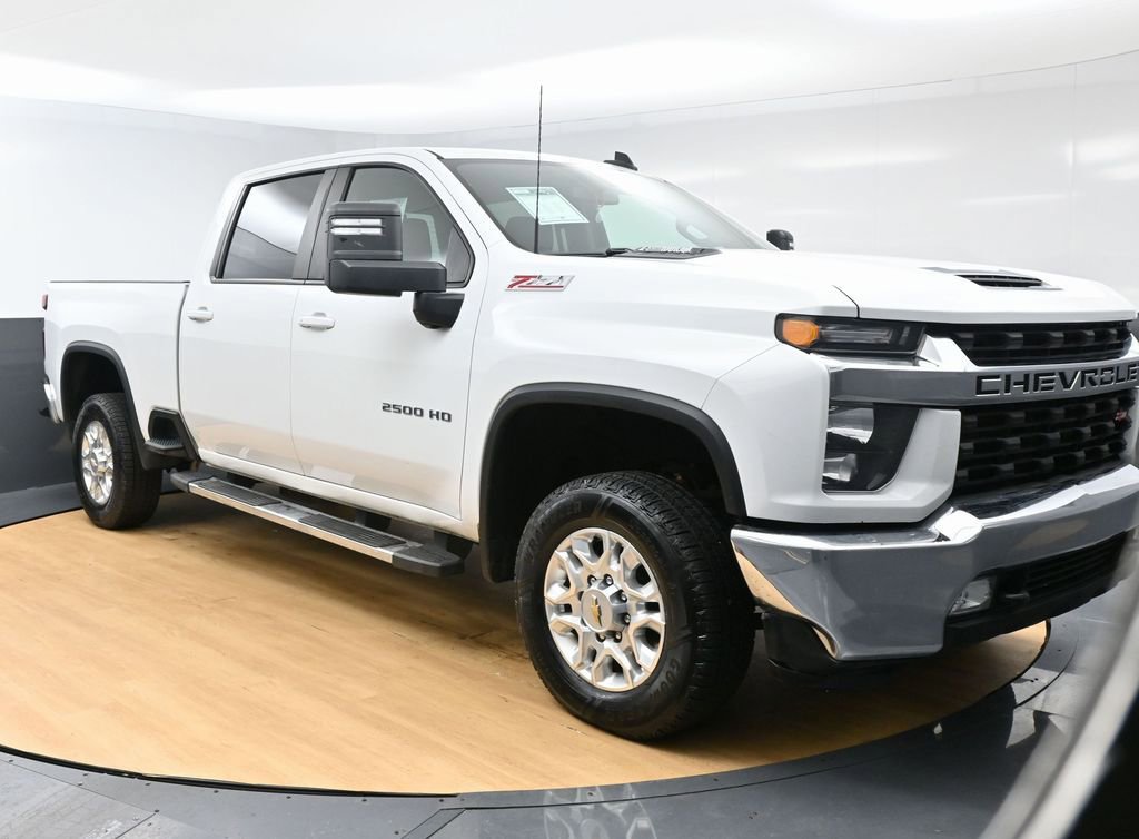 Used 2022 Chevrolet Silverado 2500 LT w/ Convenience Package AWD/4WD image 3