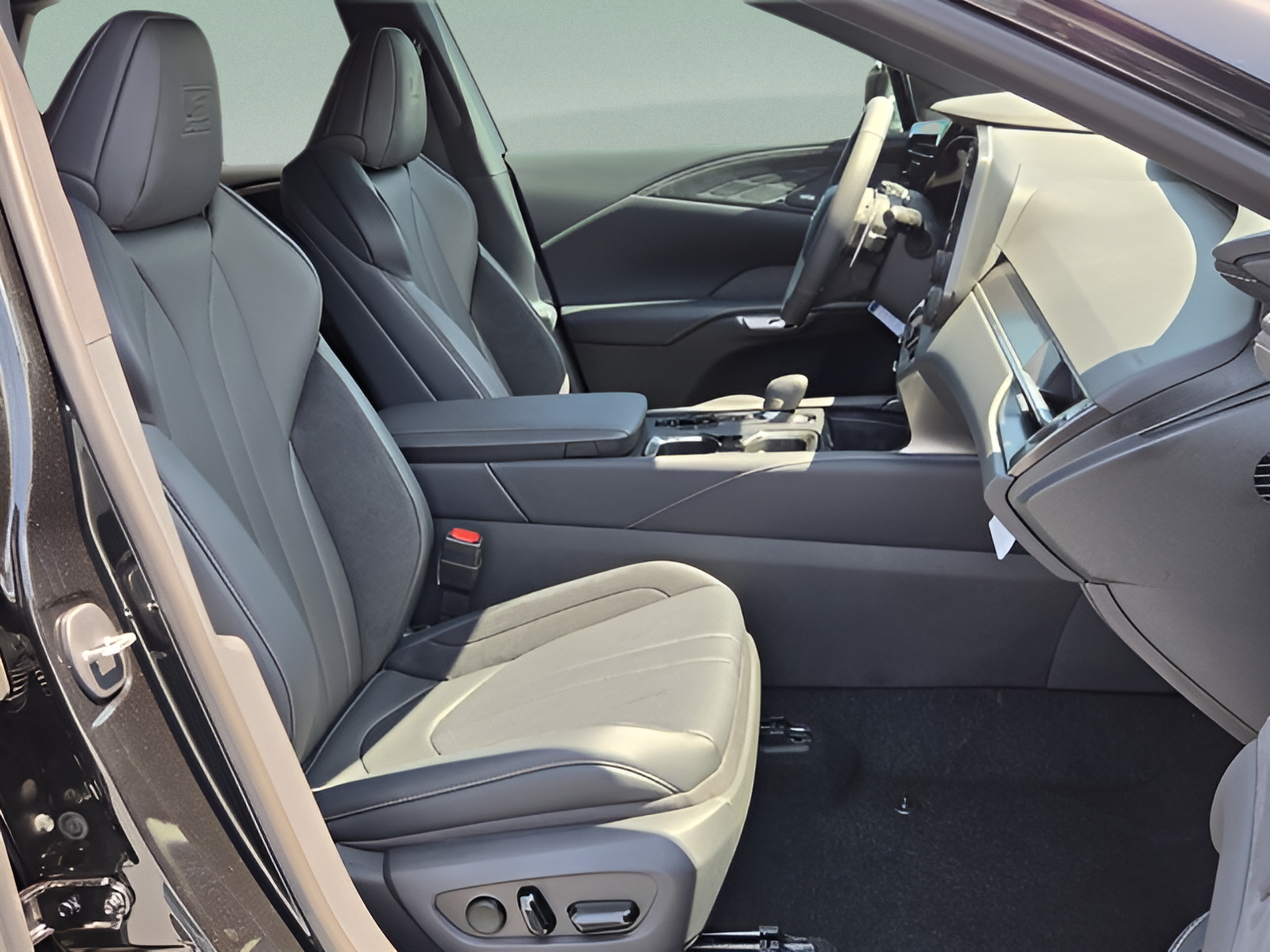 New 2026 Lexus RX 500h F Sport w/ Convenience Package AWD/4WD image 17