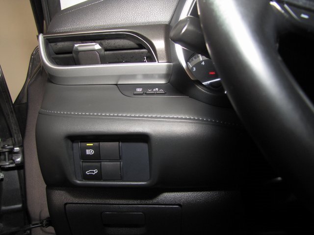 Used 2021 Toyota Highlander XLE image 9