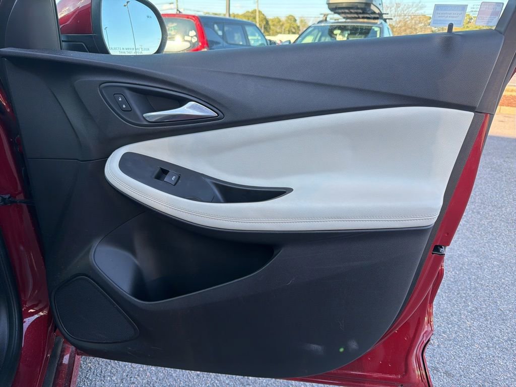 Used 2021 Buick Encore GX Select w/ Sport Touring Package image 30