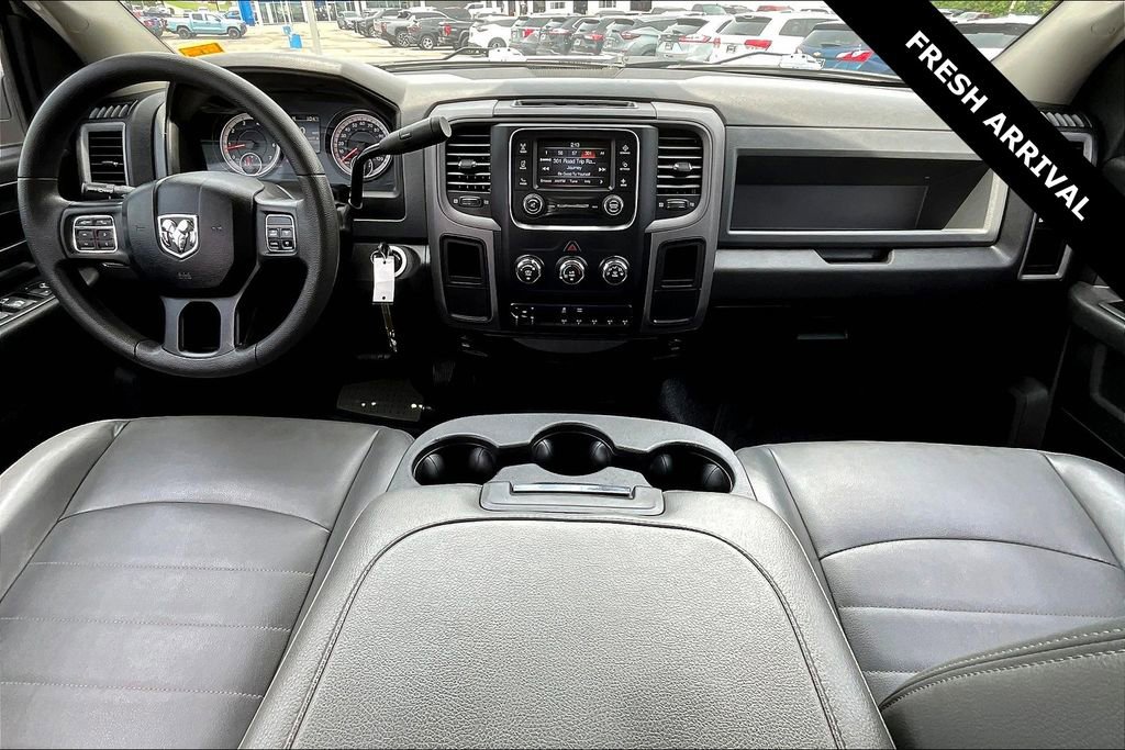 Used 2018 RAM 3500 Tradesman w/ Chrome Appearance Group RWD image 8