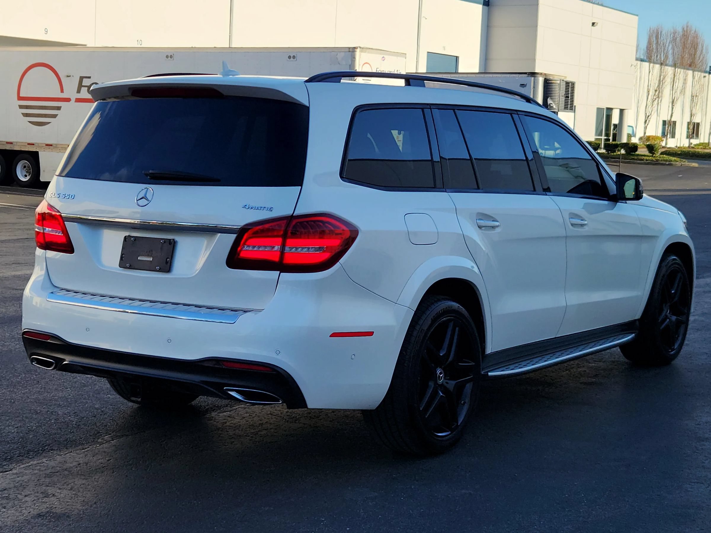 Used 2018 Mercedes-Benz GLS 550 4MATIC image 4