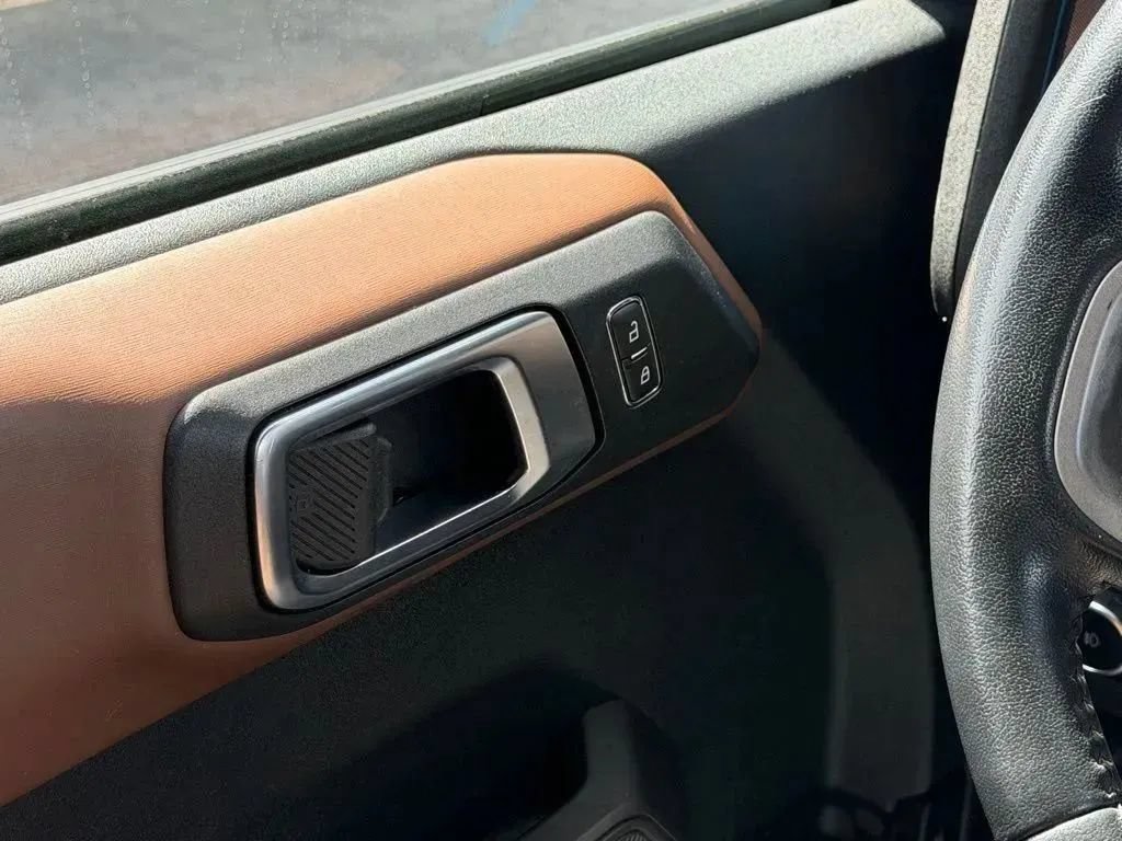 Used 2022 Ford Bronco Outer Banks AWD/4WD image 13