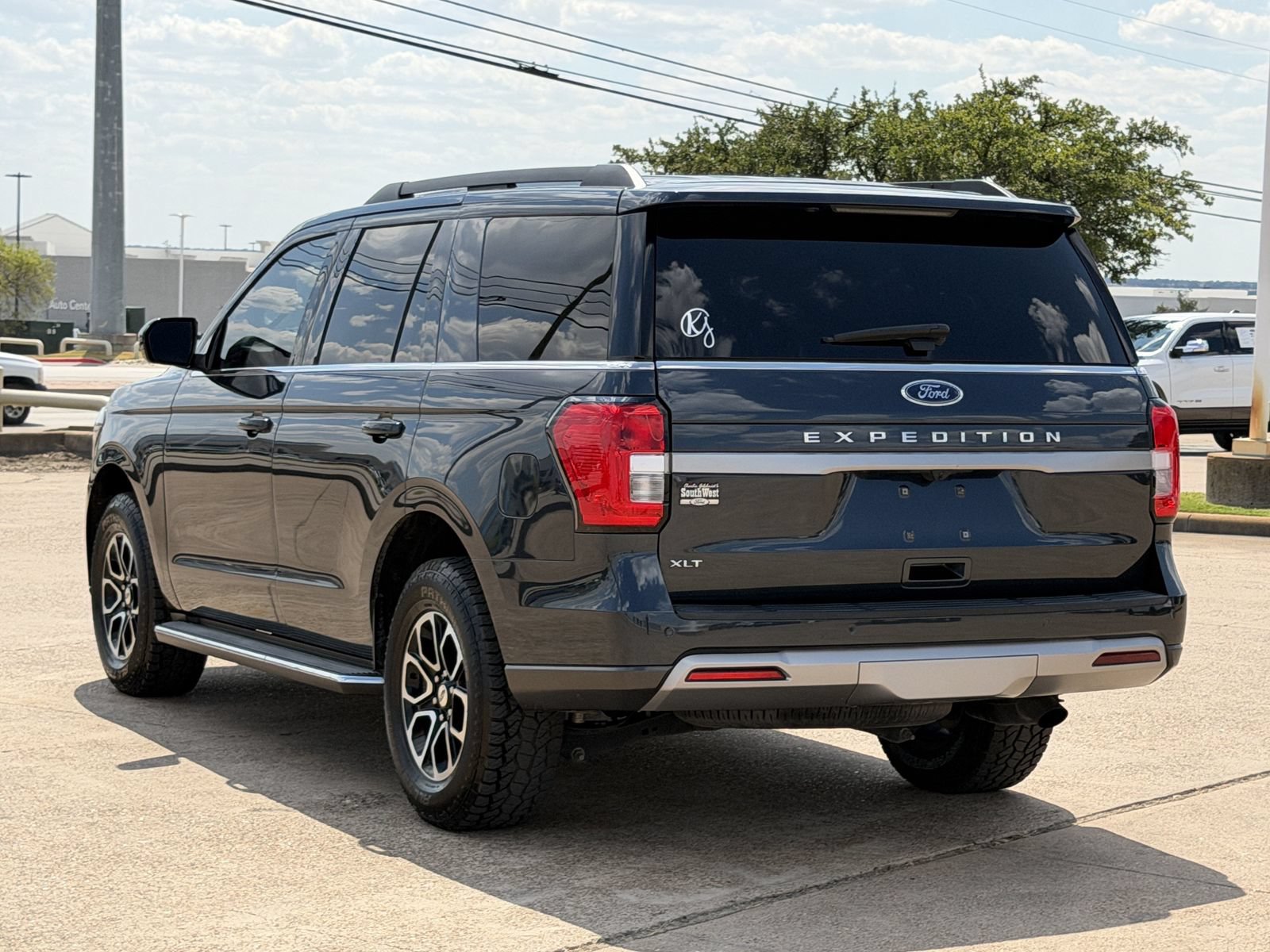 Used 2022 Ford Expedition XLT RWD image 6