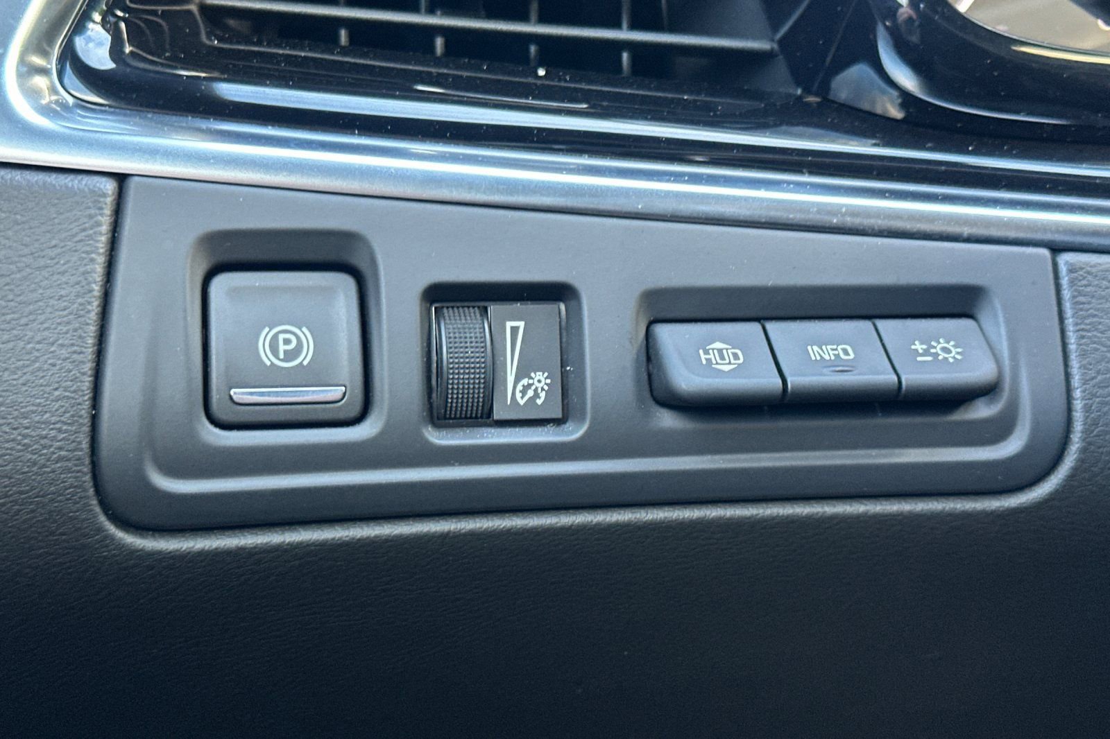 Used 2025 Cadillac XT6 Premium Luxury w/ Technology Package image 44