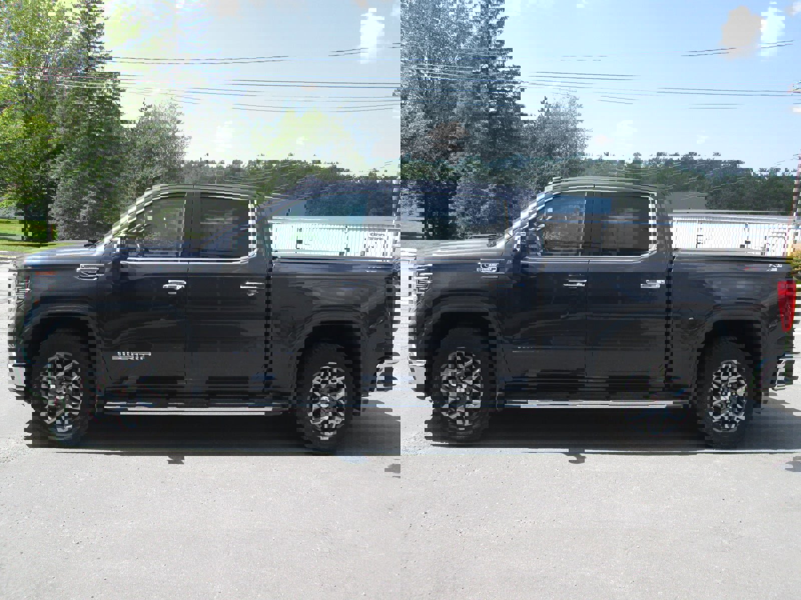 Certified 2022 GMC Sierra 1500 SLT w/ SLT Premium Plus Package image 2