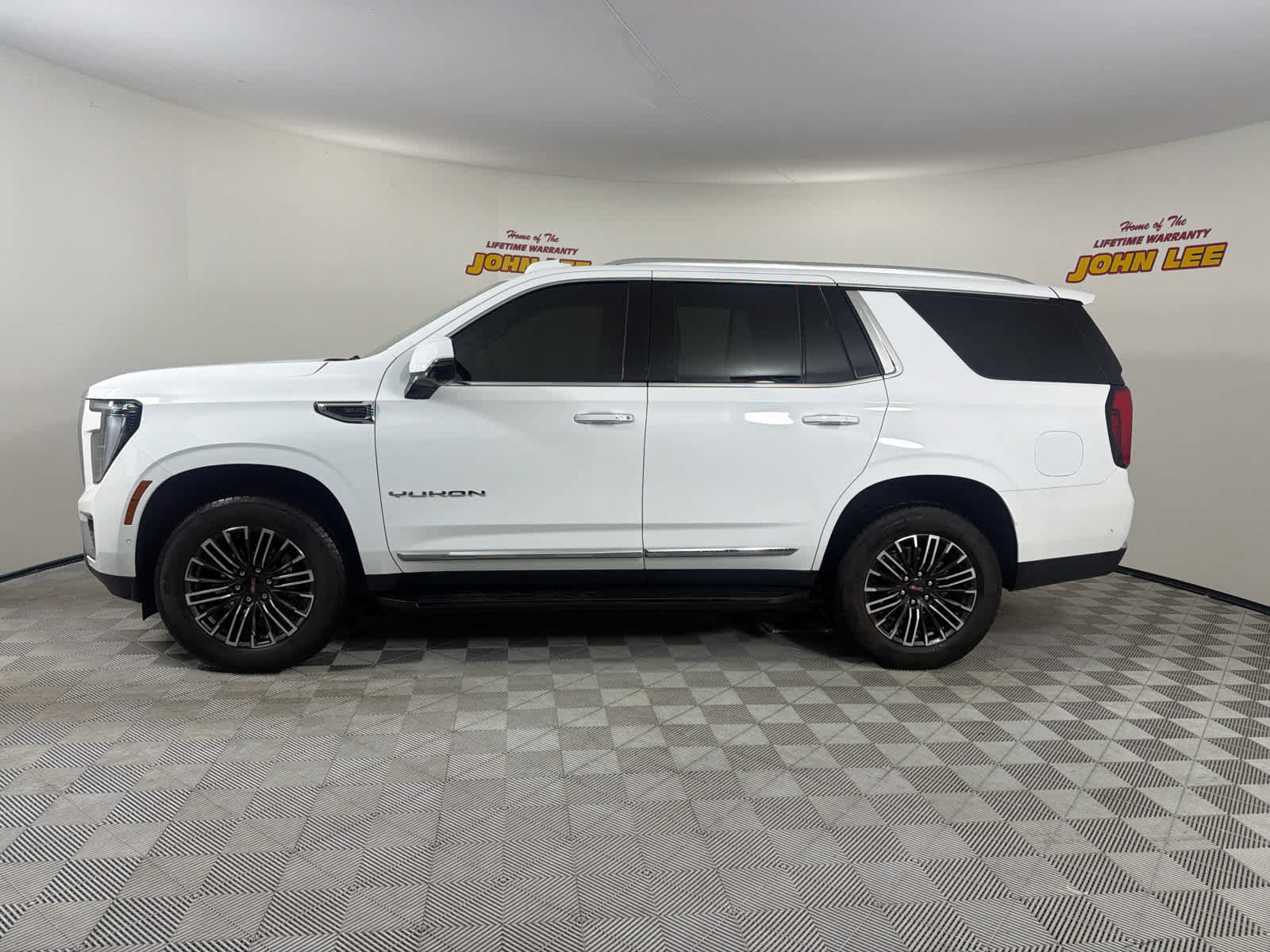 Used 2025 GMC Yukon Elevation w/ LPO, Floor Liner Package AWD/4WD image 2