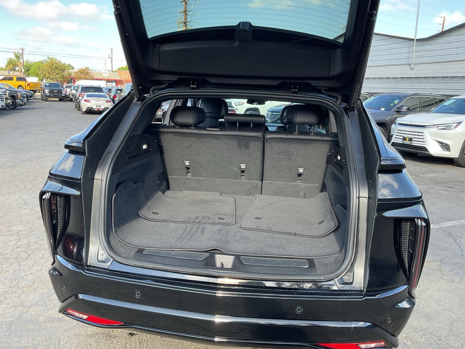 Used 2024 Cadillac Lyriq Sport AWD/4WD image 26