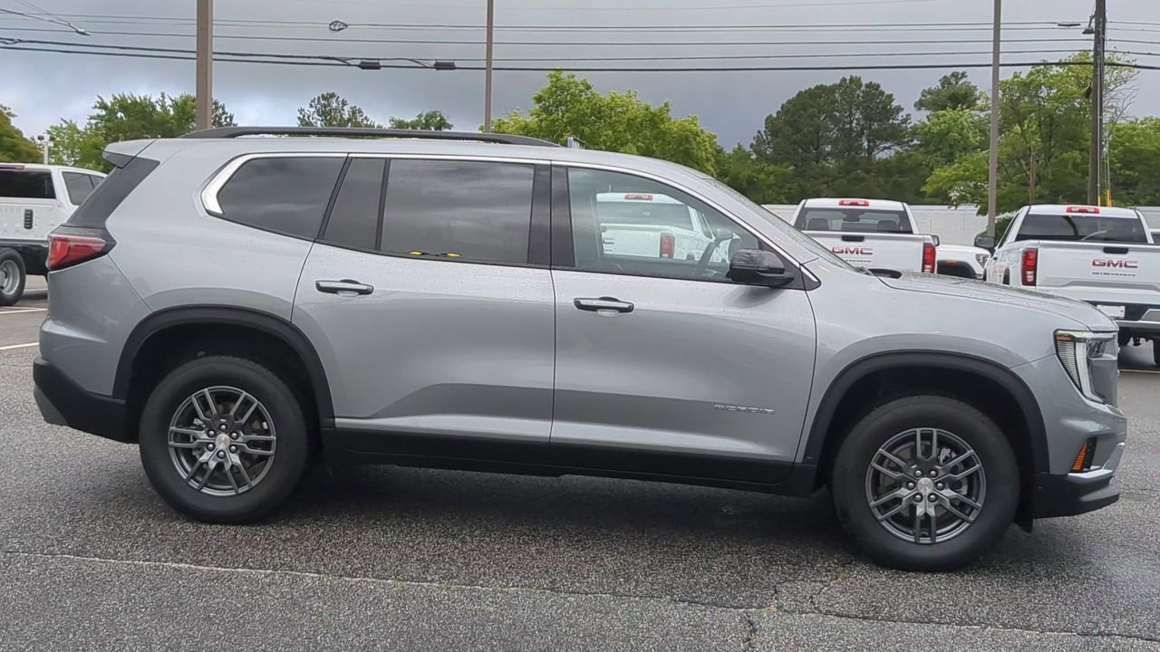 Used 2025 GMC Acadia Elevation image 9