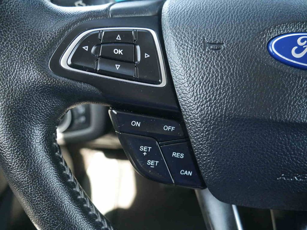 Used 2019 Ford Escape SE image 35