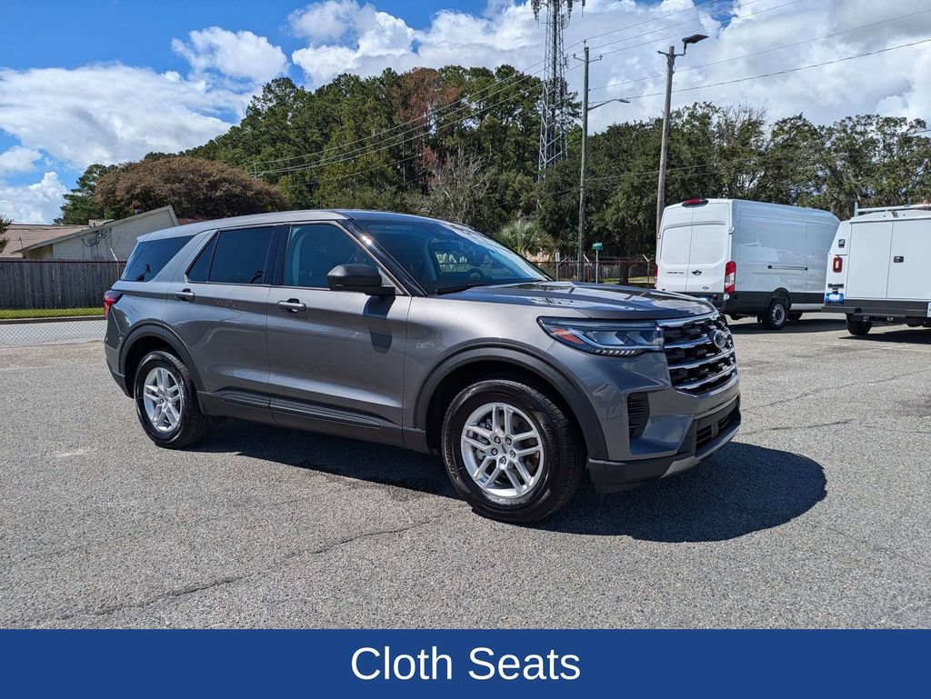 Certified 2026 Ford Explorer Active RWD image 2