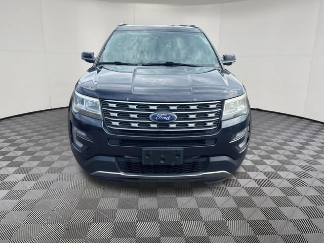 Used 2017 Ford Explorer XLT AWD/4WD image 8