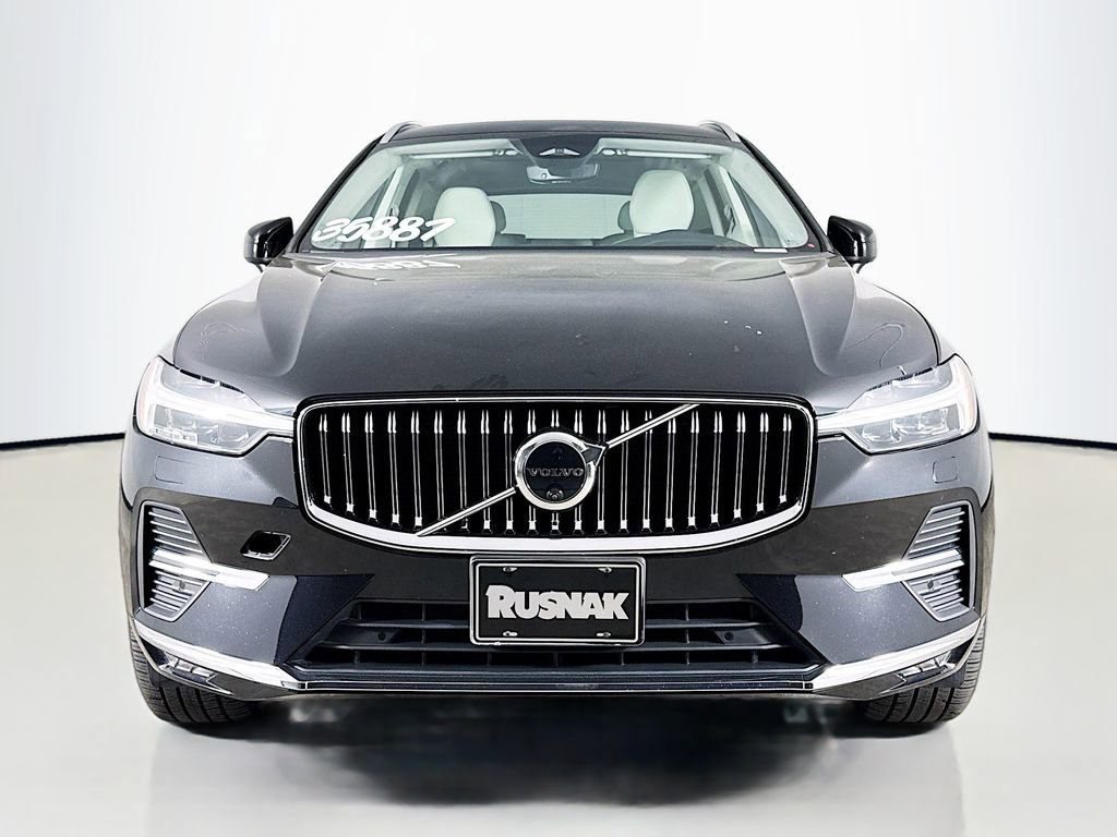 Used 2023 Volvo XC60 B5 Ultimate w/ Climate Package image 2