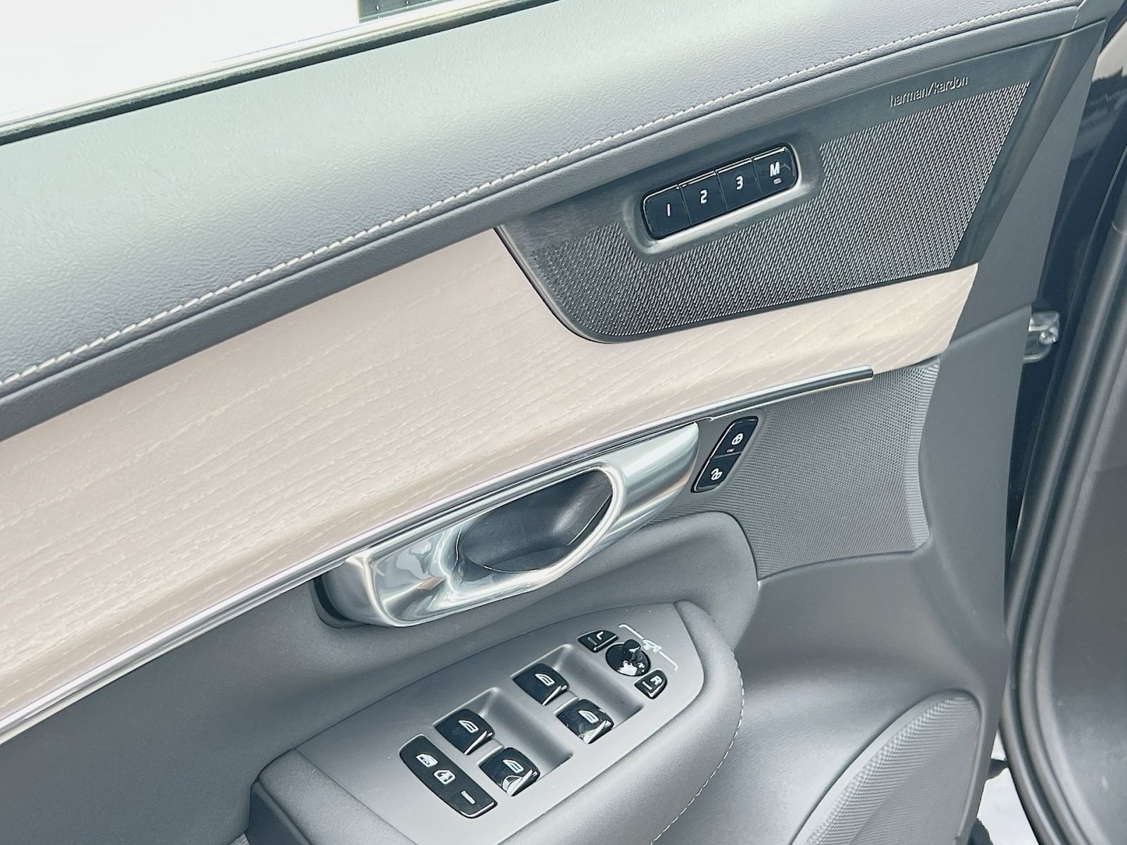 New 2026 Volvo XC90 B6 Plus AWD/4WD image 23