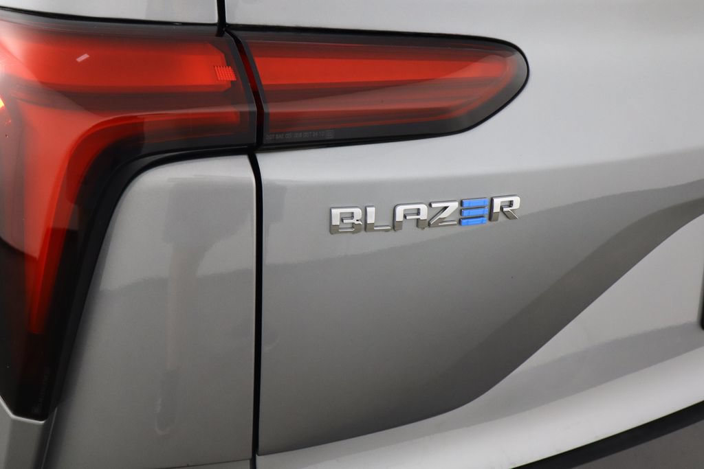 Used 2024 Chevrolet Blazer EV LT AWD/4WD image 43