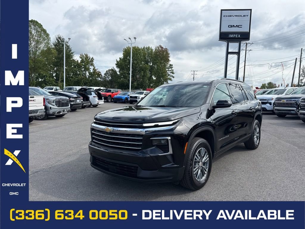 Used 2025 Chevrolet Traverse LT