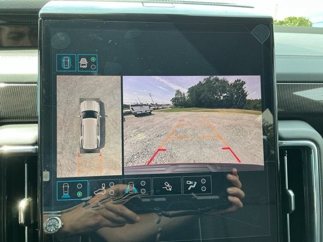 New 2026 GMC Yukon Elevation w/ Elevation Premium Package AWD/4WD image 10