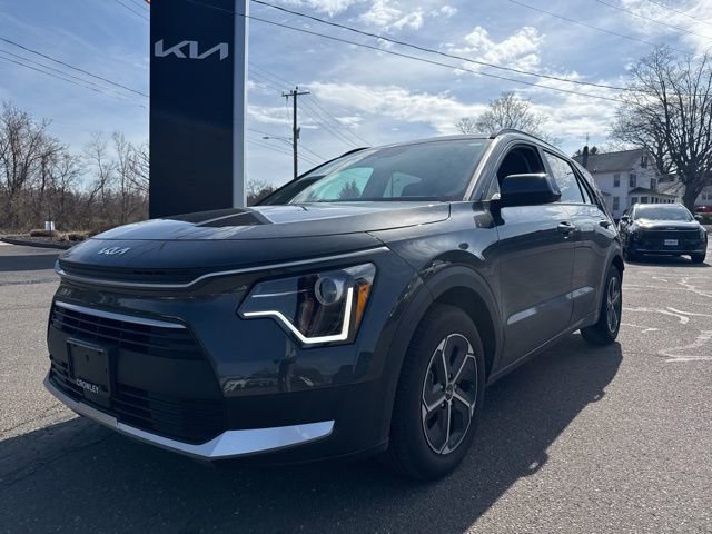 Certified 2025 Kia Niro EX image 1