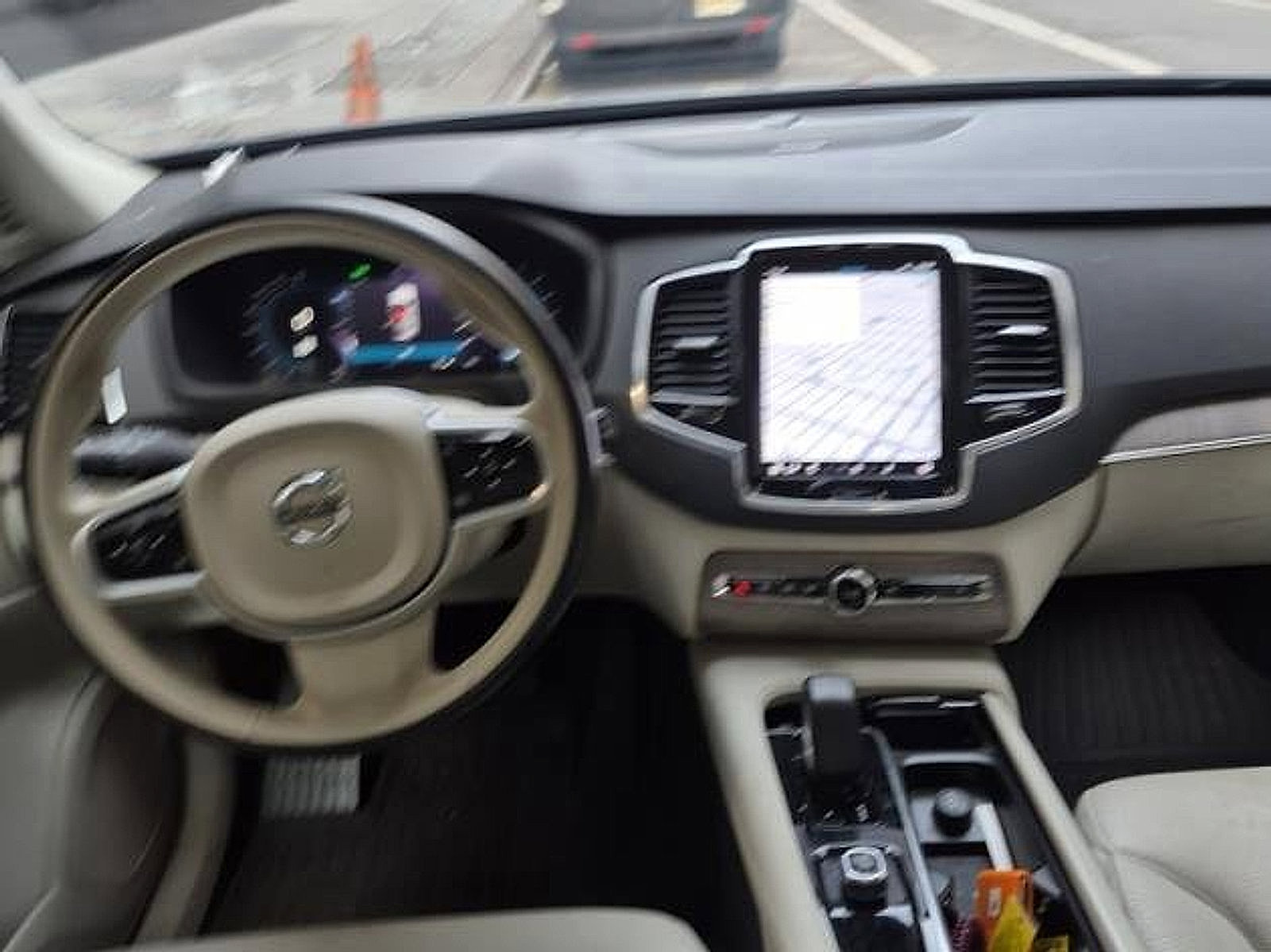 Certified 2023 Volvo XC90 B6 Plus w/ Protection Package Premier image 7