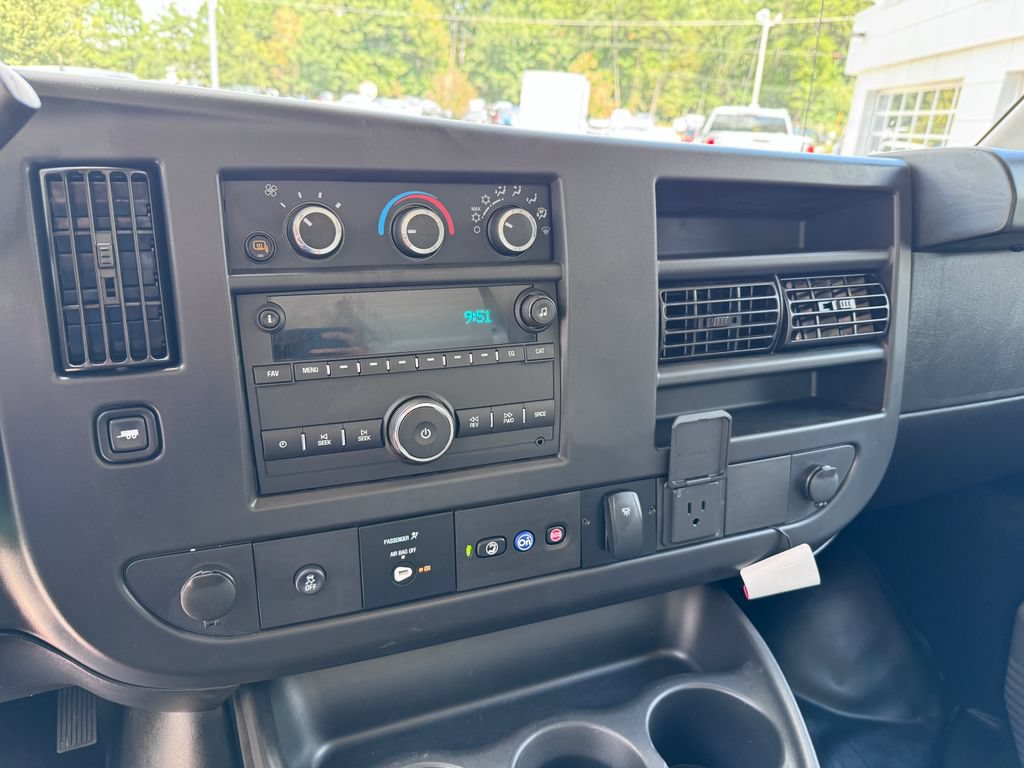 Used 2025 Chevrolet Express 3500 w/ Power Convenience Package RWD image 17