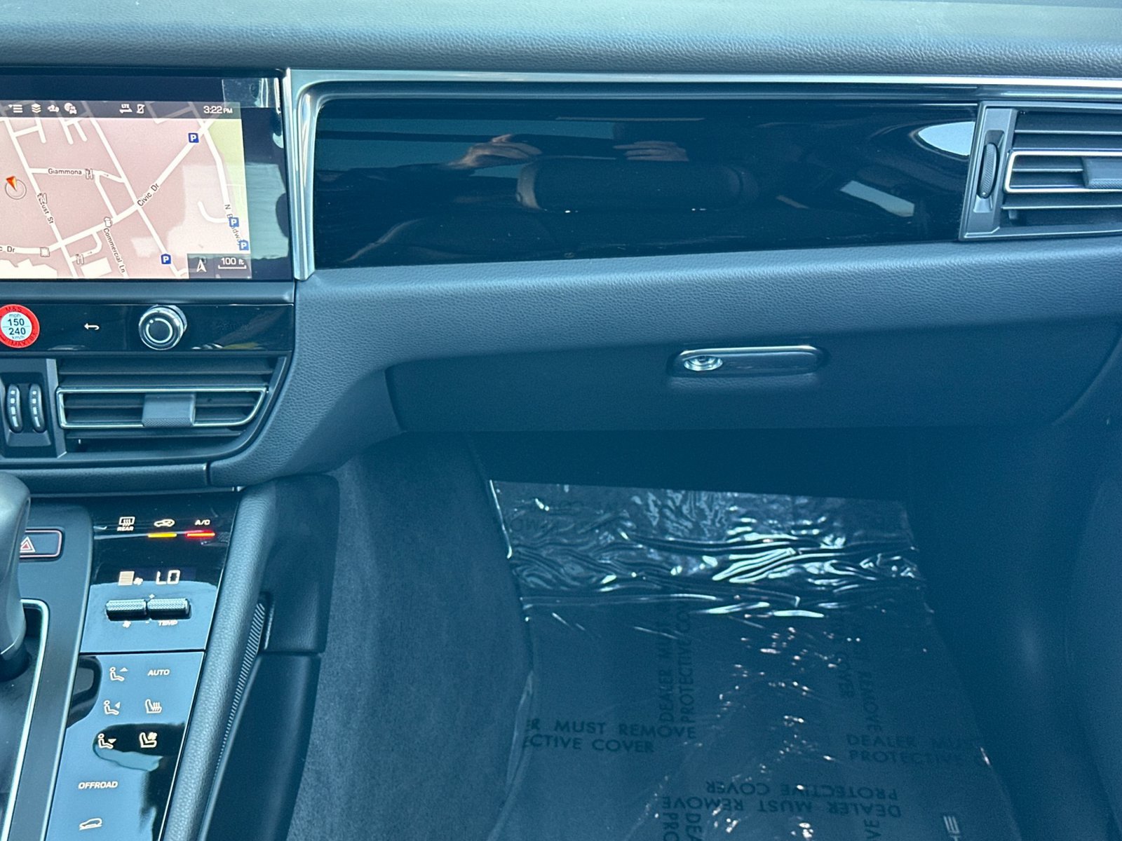 Certified 2026 Porsche Macan AWD/4WD image 25