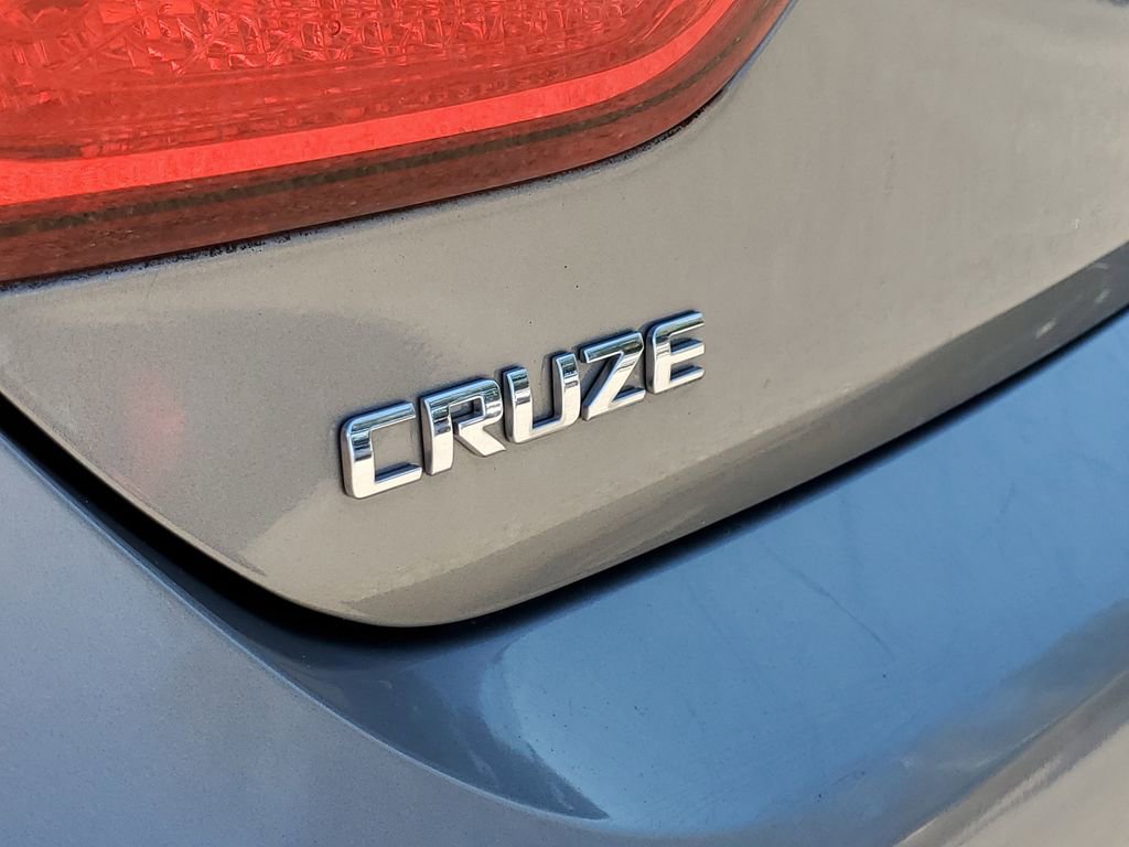 Used 2017 Chevrolet Cruze Premier image 16