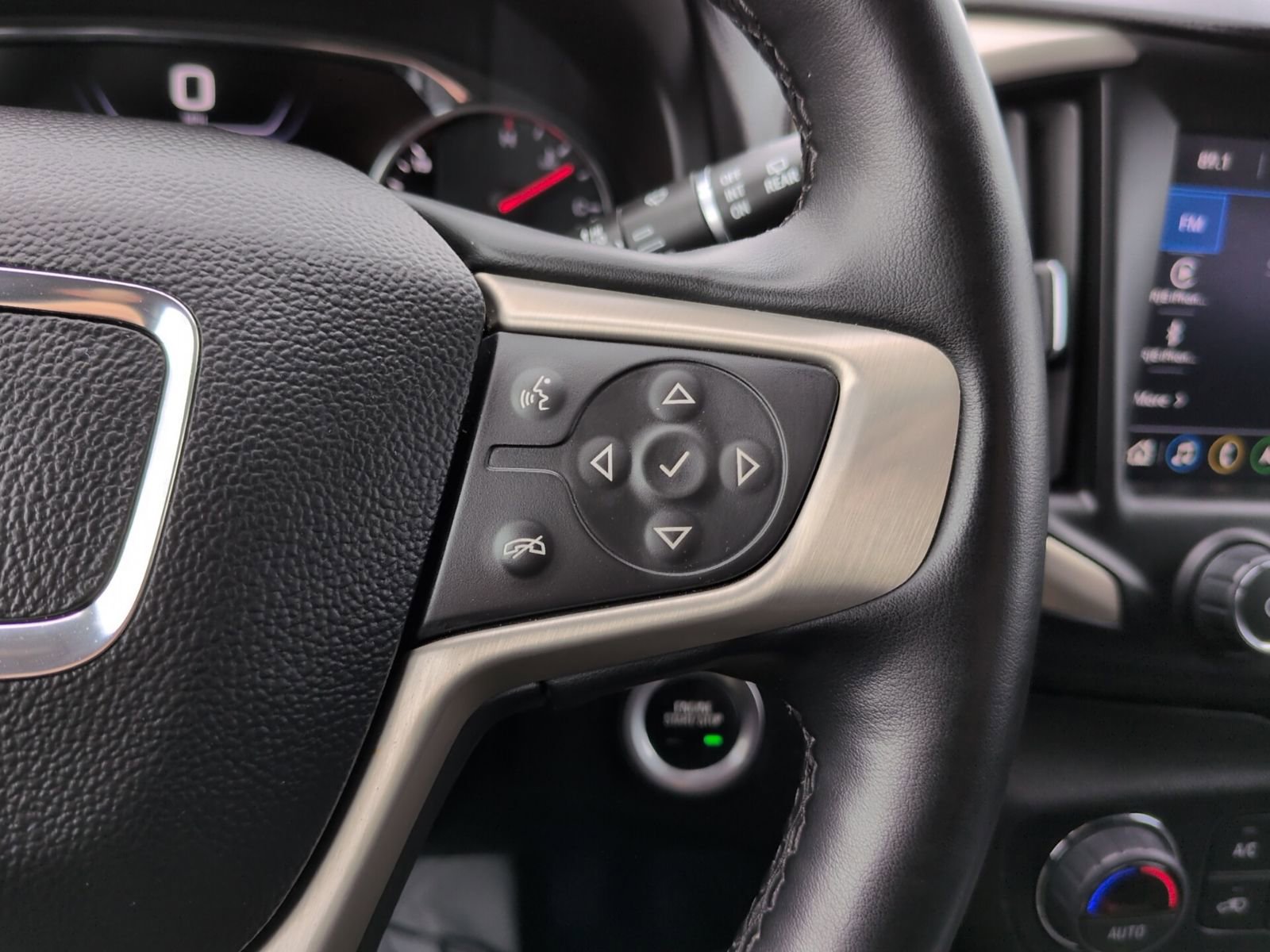 Used 2024 GMC Terrain Denali image 21