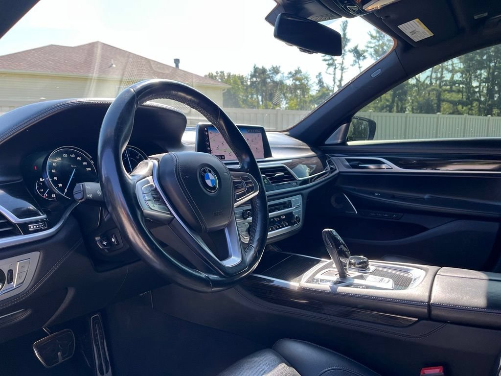 Used 2019 BMW 750i xDrive AWD/4WD image 18