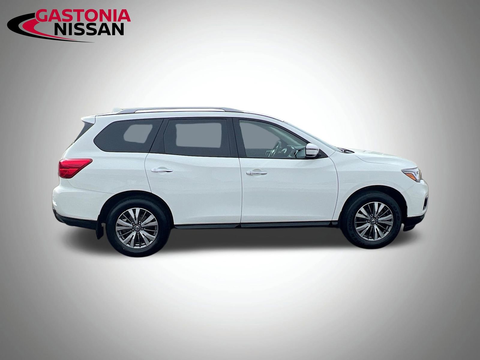 Used 2020 Nissan Pathfinder S image 10