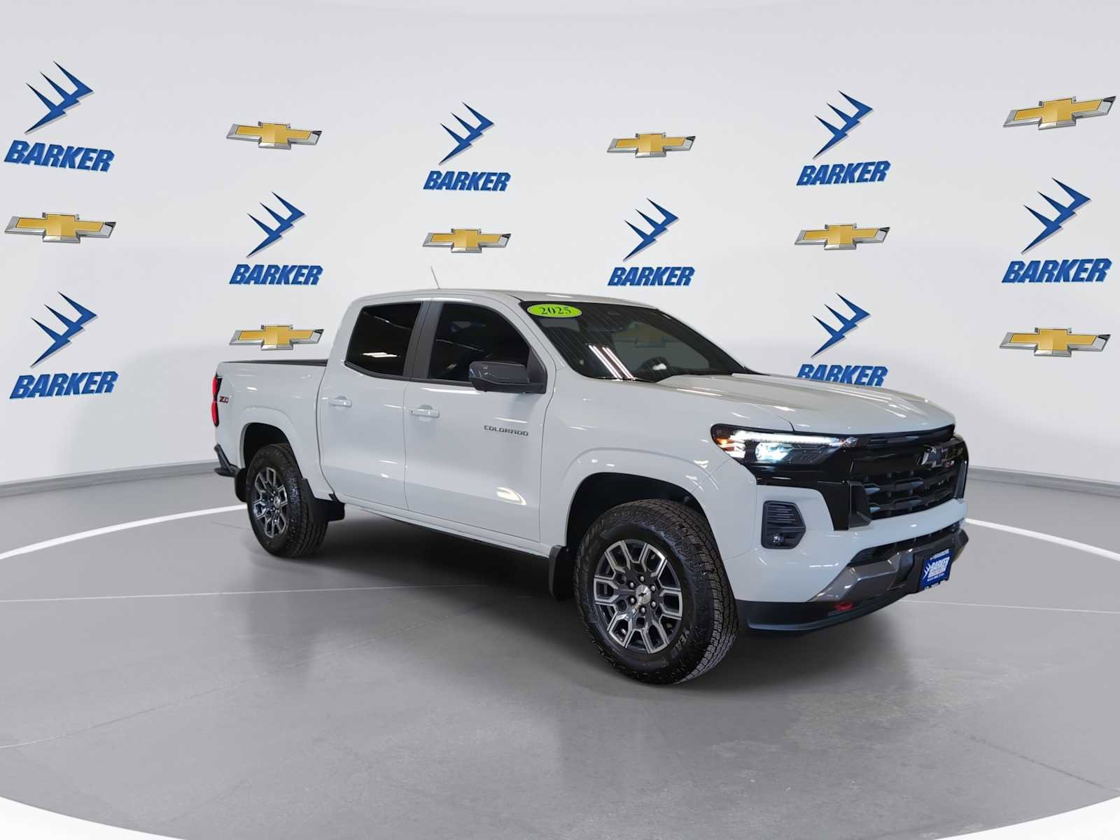 Used 2025 Chevrolet Colorado Z71 w/ Technology Package image 2